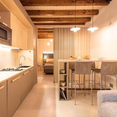 Dreamy Apartment Tre Corone Old Town Desenzano del Garda Exterior photo